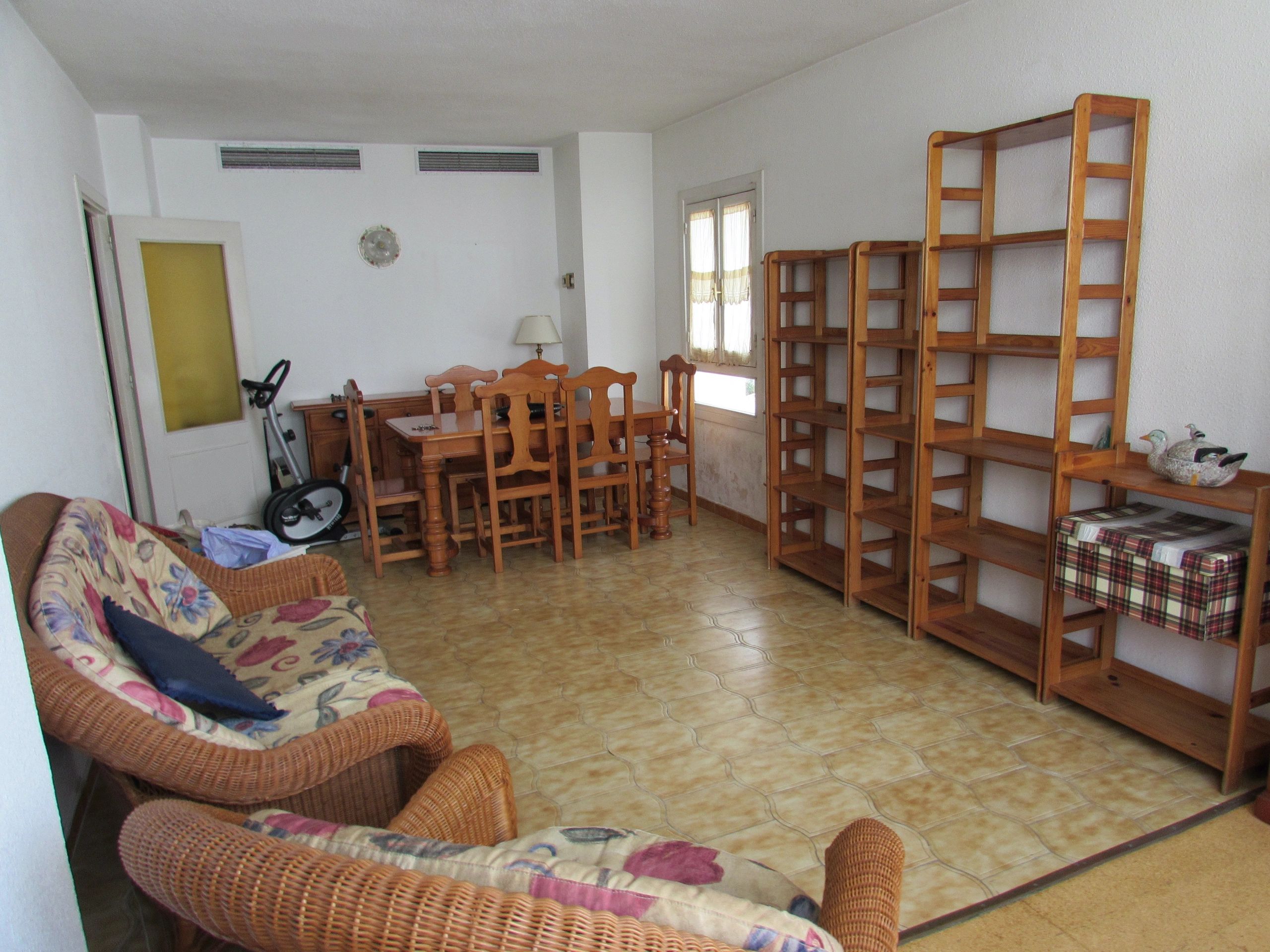 For sale 2 bedroom/2 bathroom apartment in the centre of Marbella with storage room, communal swimmi