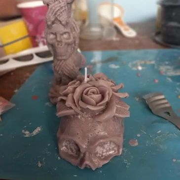 Some designer skeletons made of clay kept together