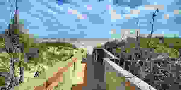 Boardwarlk to the beach Port A