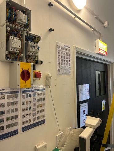 fail to safe X-ray warning light, showing contactor isolator and control gear. 