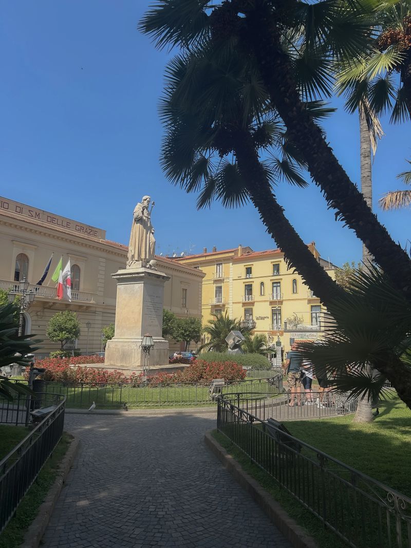 SORRENTO.jpg