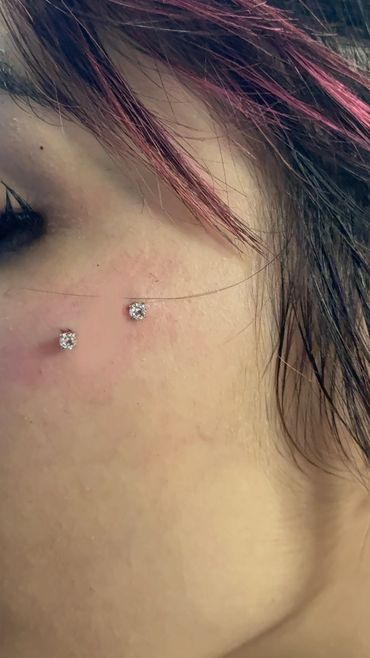 Anti eyebrow piercing 