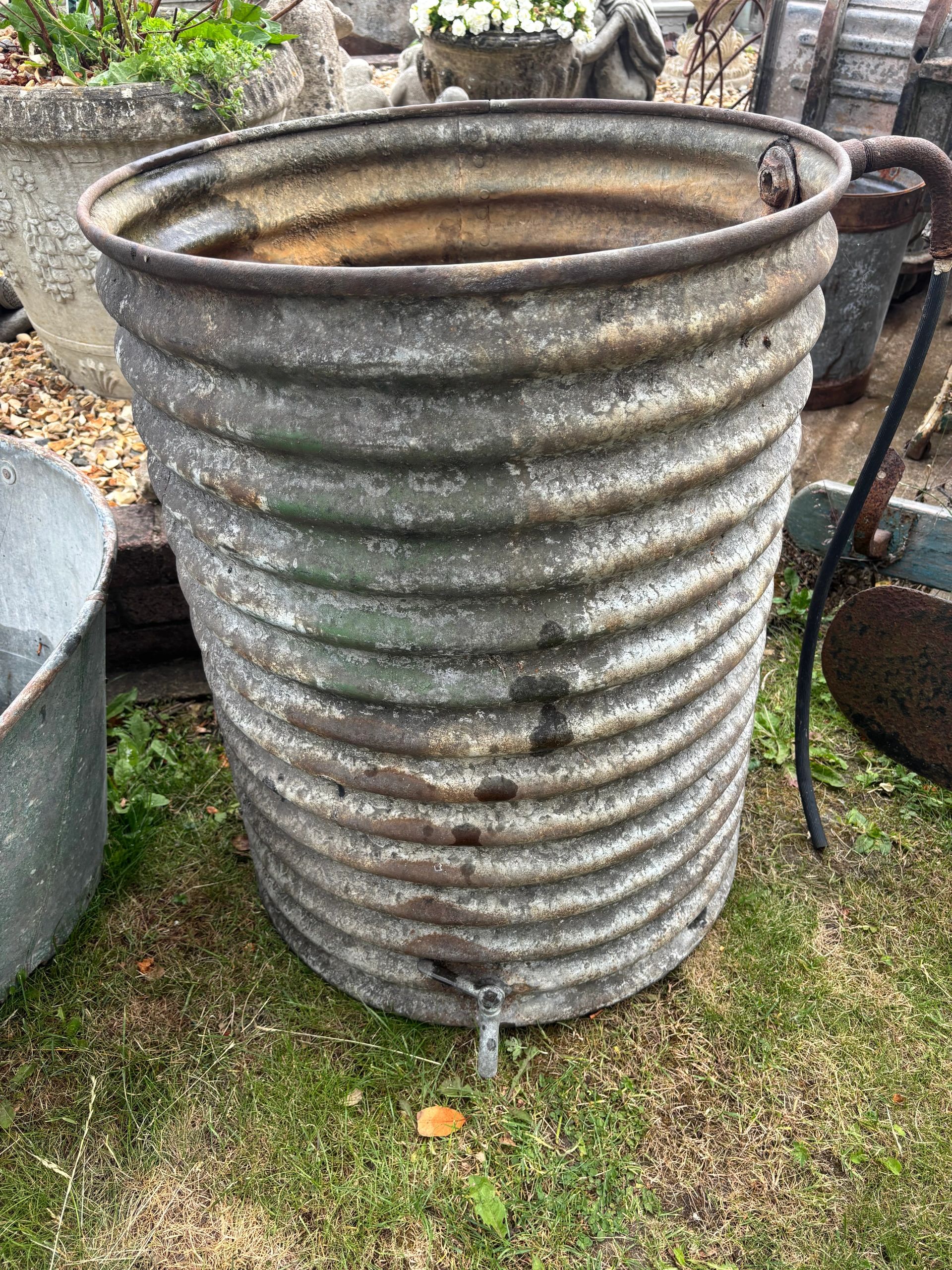 Ribbed Round Tank/Planter
Not water tight 
£125