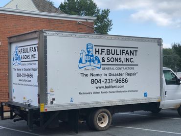 Box Truck Vinyl Lettering and Graphics
Vehicle Lettering
Fleet Graphics
Tractor trailer lettering
Tr