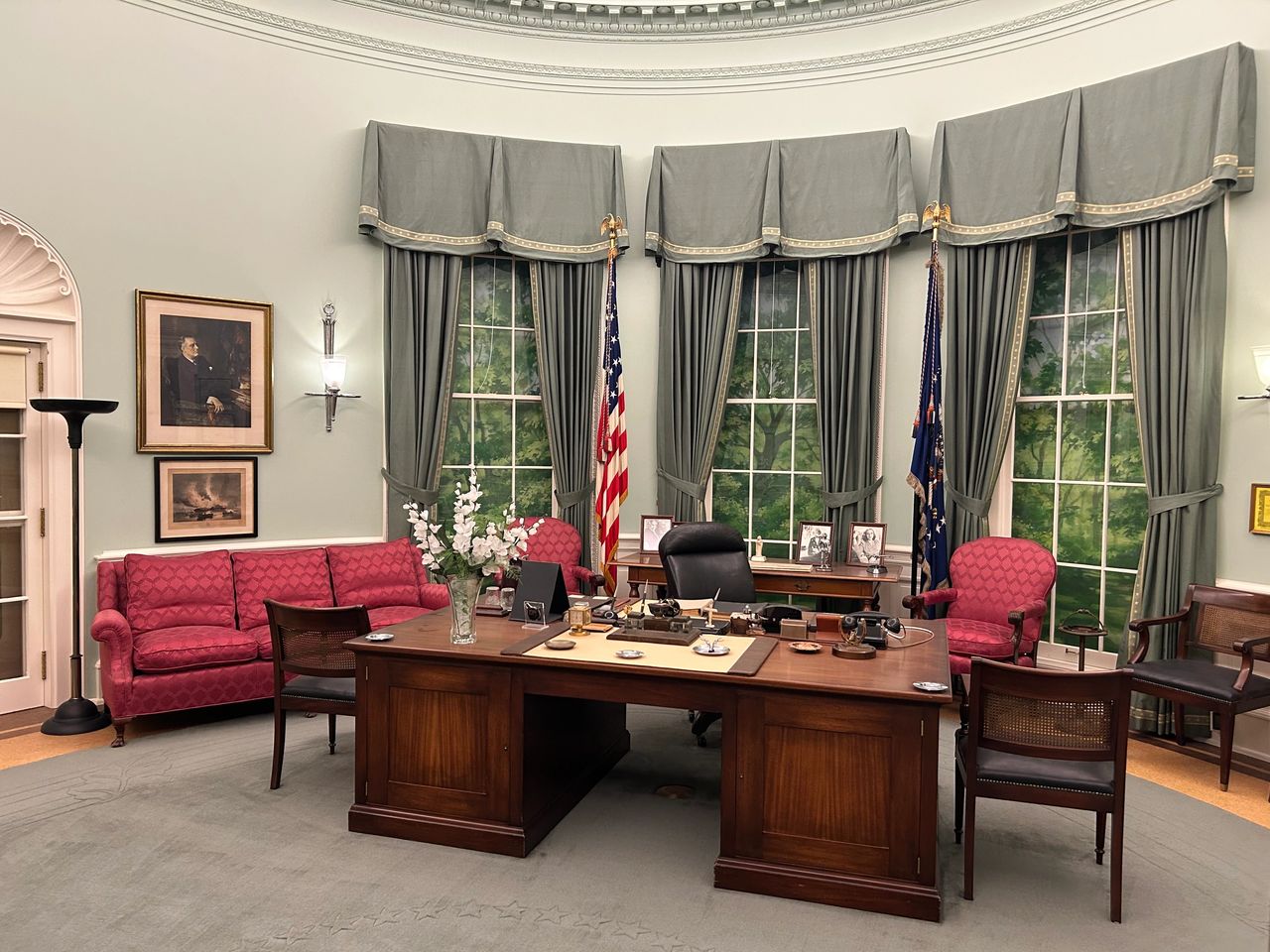 The Truman Library features a replica of the Oval Office from his time in the White House from 1945 to 1953. The Truman Library features a replica of the Oval Office from his time in the White House from 1945 to 1953.