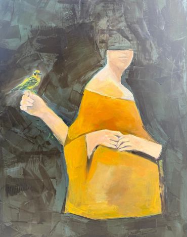 Figura abstracta sin rostro con vestido amarillo y un pájaro.