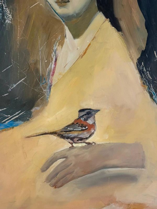 Pájaro posado sobre la mano de una pintura abstracta.