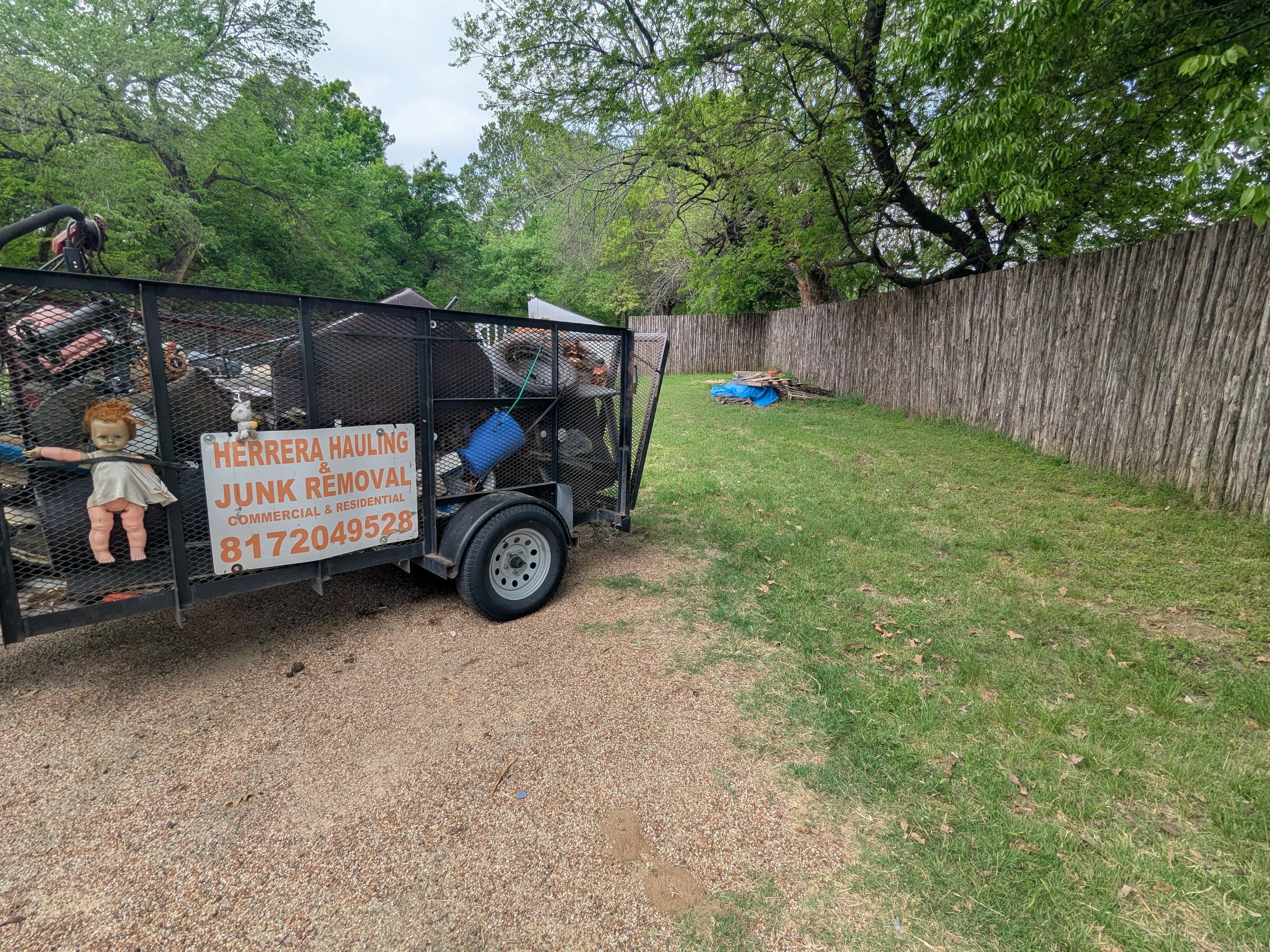 Junk removal trailer filled with junk in fort Worth Texas 