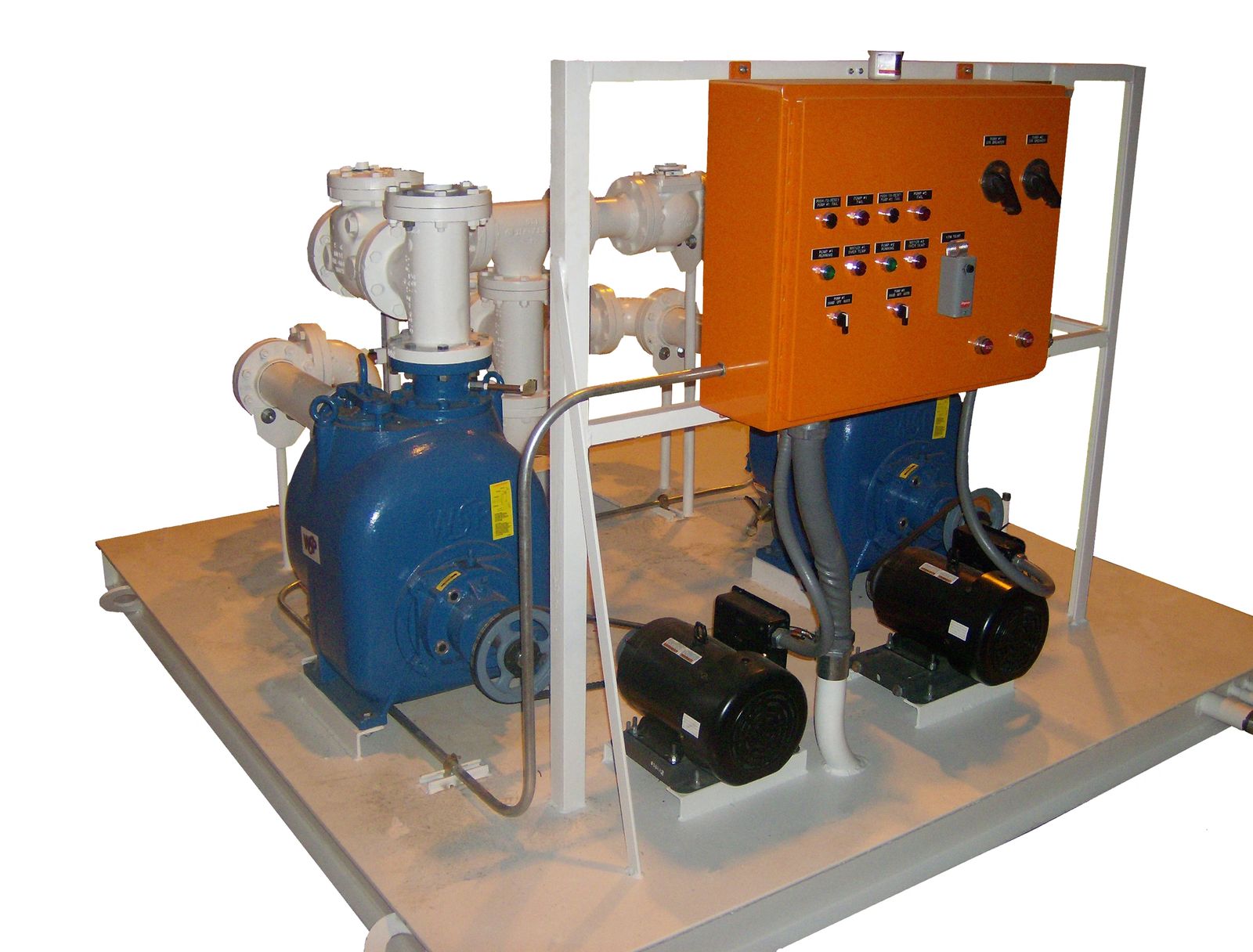 Self-priming water pumping system