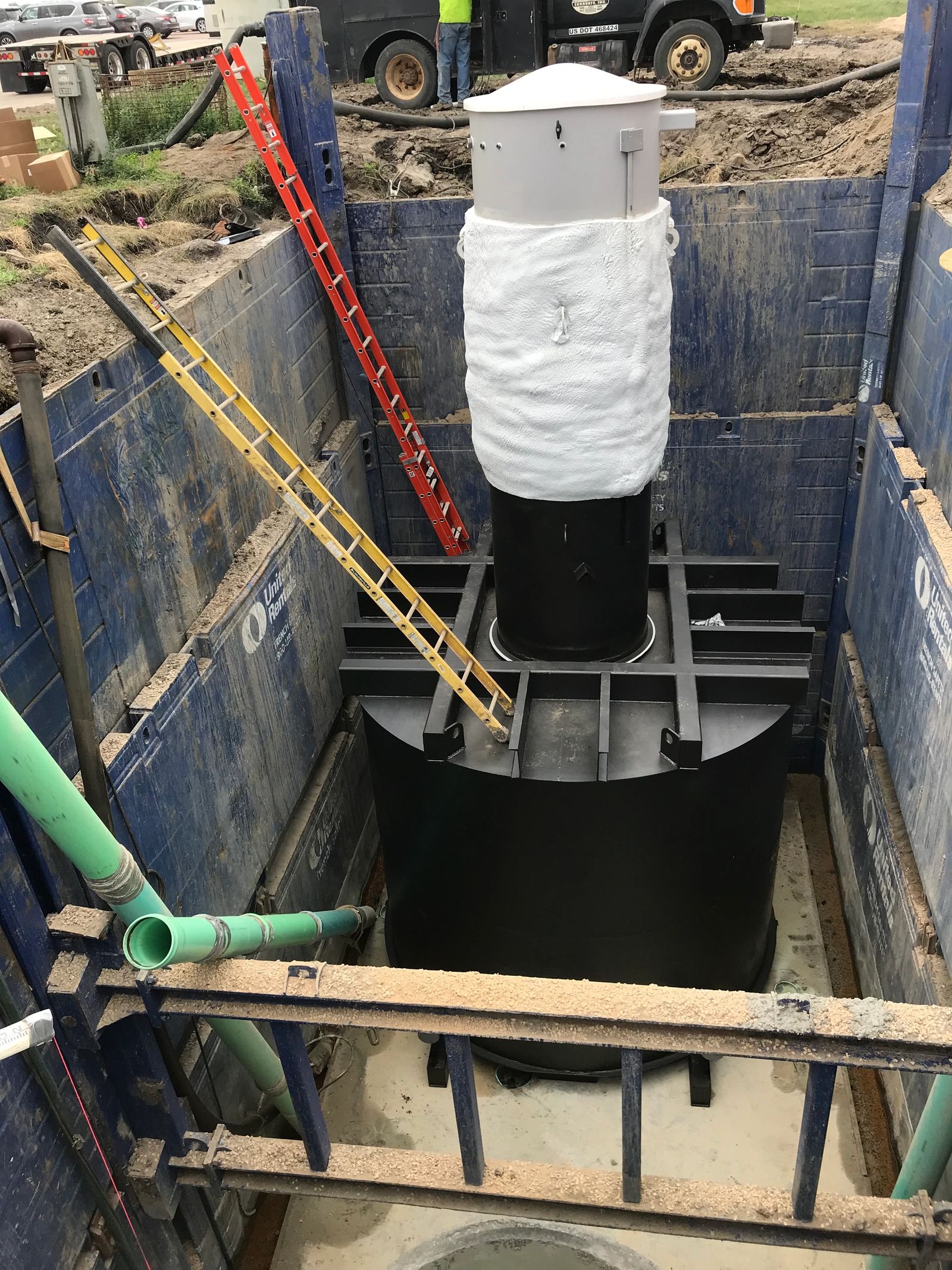 Flooded suction sewage pump station built by Dakota Pump