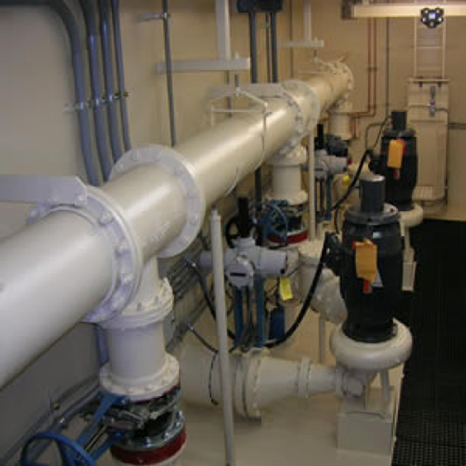 Flooded suction sewage pump piping