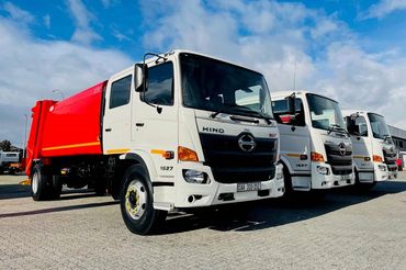 city of cape town compactors hino 500 crew cabs