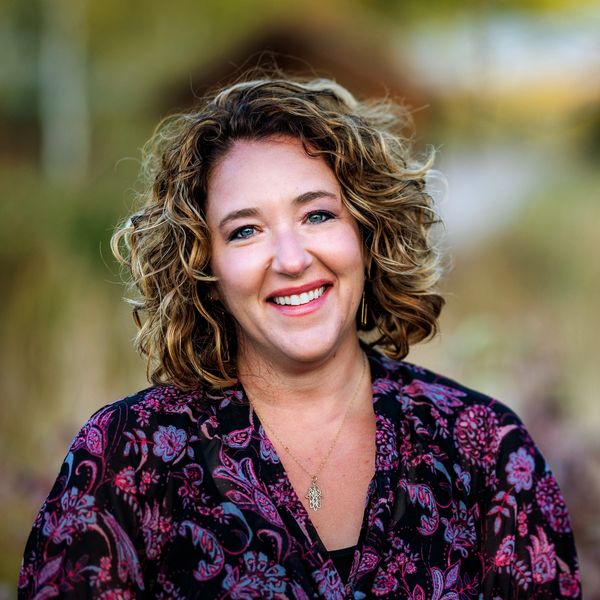 headshot of Libby Parker, FolkMedia Consulting and Jewfolk, inc.'s Executive Director.