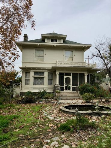 1561 North Euclid Ave. 
Built 1896. 
O. Hawkinson House.