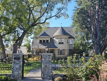 1509 North Euclid Ave. 
Built 1888. 
Charles E. Harwood House.