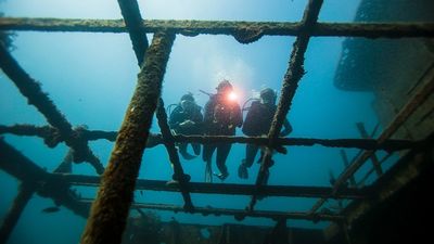 Advanced scuba diving courses, PADI advanced dive certification, Deep dive training online,