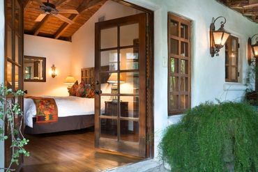 Palm Springs private vacation rental with access to pool