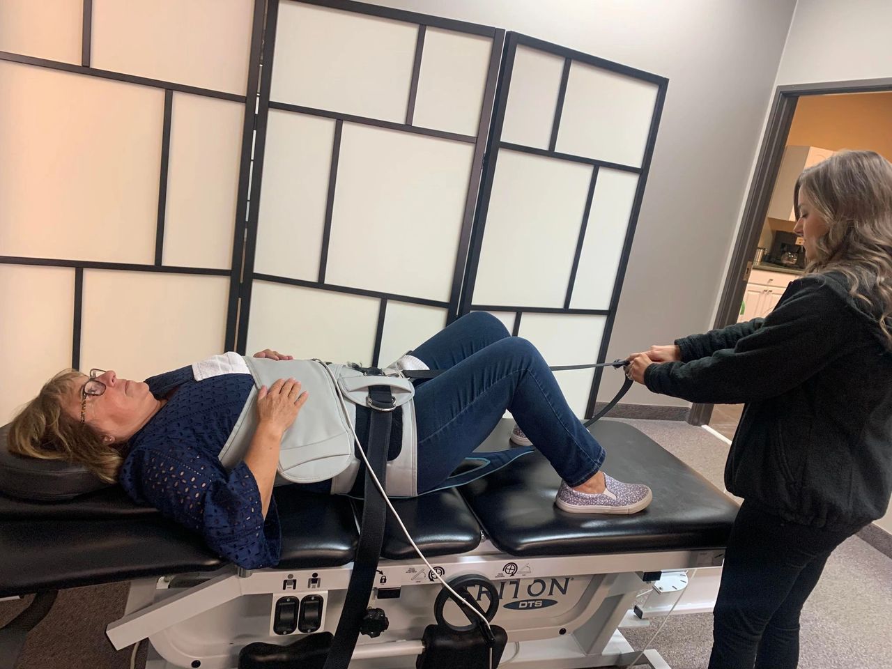 Spinal Decompression Treatment and Benefits Spinal Decompression Treatment and Benefits