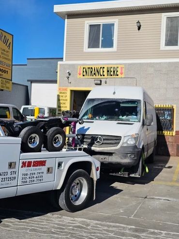 Reliable Mercedes Benz Sprinter towing in Cicero, IL. 24/7 emergency towing by H&S Windy City Towing