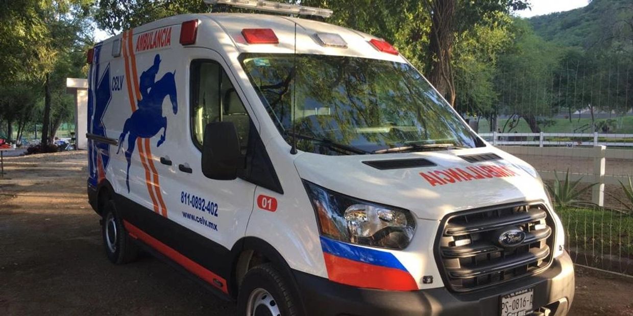 Ambulancia equipamiento tipo II para traslado, equipamiento de ambulancias, rotulación, torretas