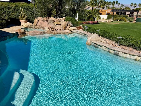 Palm Springs pool cleaning