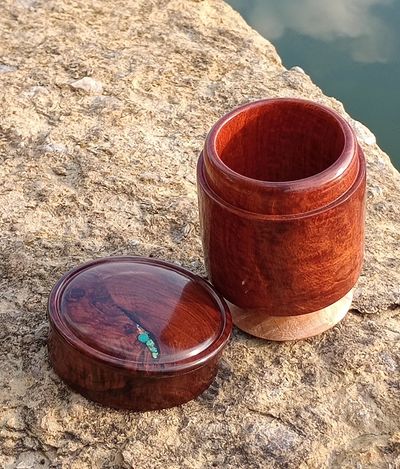 Keepsake Cremation Urn 0419-04

Ext. Size: 2.5" diameter by  4" height
Int. Cap: 5 cubic inches