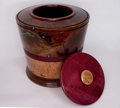 Image of Large Cremation Urn, 0621-01

External Size: 7" d X  8" h 
Internal Capacity: 120 cu. in.
