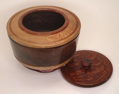 Large Cremation Urn 0109-01

External Size: 7"d X  11"h
Internal Capacity: 150 cu. in.
