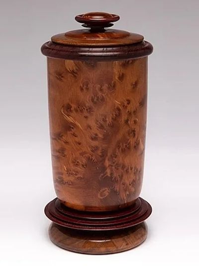Image of Mid-Size Cremation Urn 1109-01

External Size: 5" d X  8" h 
Internal Capacity: 35 cu. in.