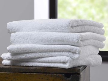 16 x 32 White 6 lb. Magnificence™ Hotel Hand Towel