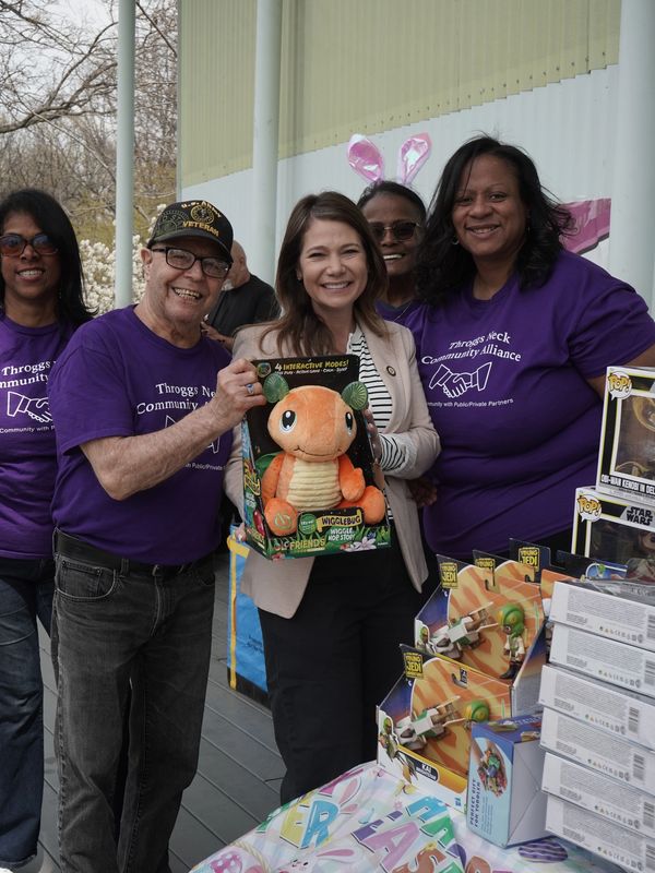 Marmarado, Angela and Volunteers at Eggstravaganza