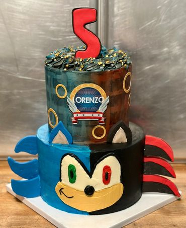 Sonic the Hedgehog cake with bold colors—perfect for gamer birthdays and Sonic fans of all ages!