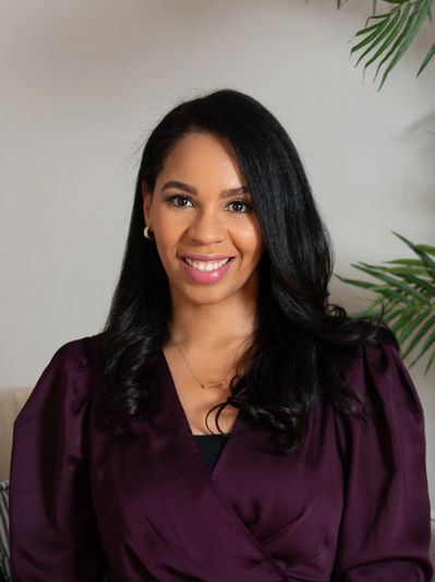 Latina Therapist