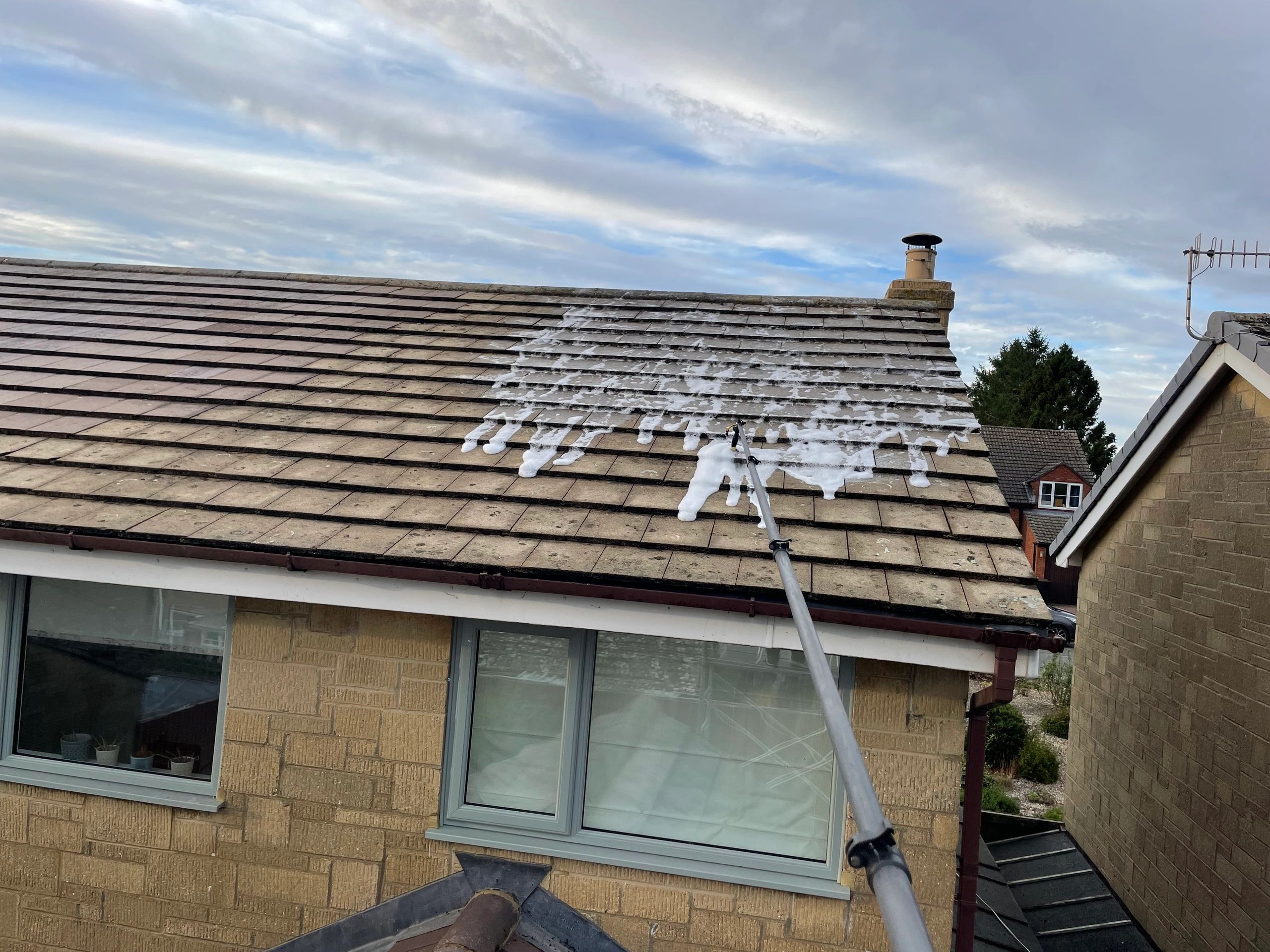 Gutter cleaning service