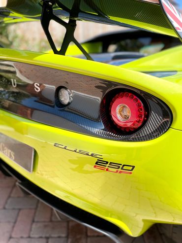 Lotus Regular detail 