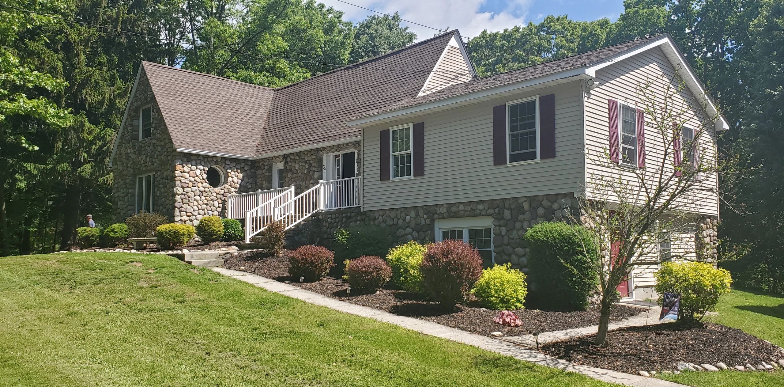 Home [steppingstonerealty.info]