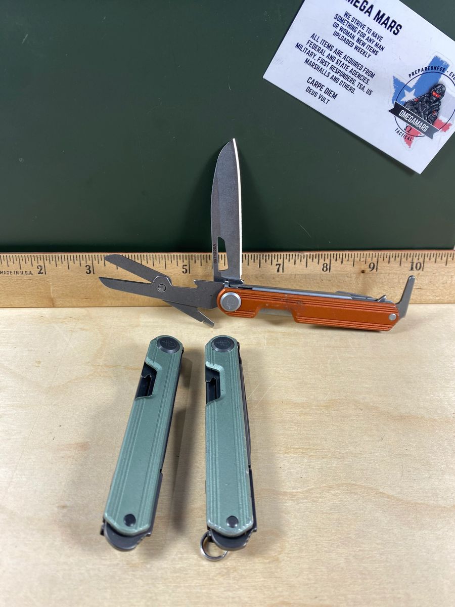 Armbar Slim Cut (MSRP $42.99) (1) One at random. Nice Condition Light Use