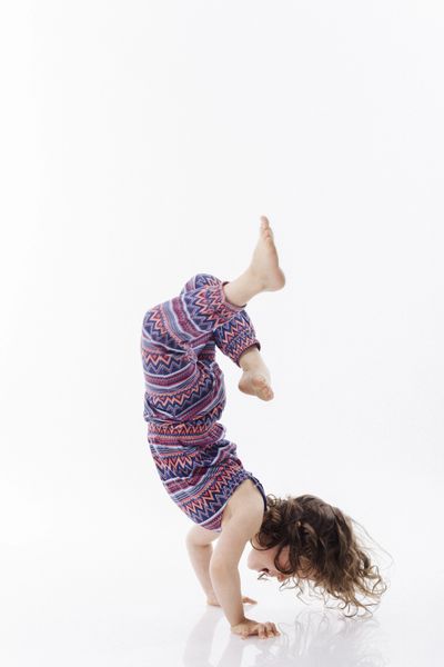 kids circus classes sydney handstand girl