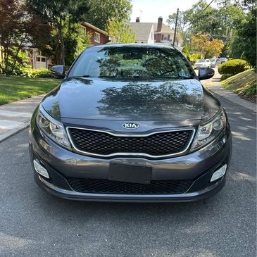 Driven 128,589 miles
Automatic transmission
Exterior color: Grey · Interior color: Beige
5/5 overall