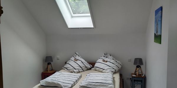 Schlafzimmer mit Doppelbett