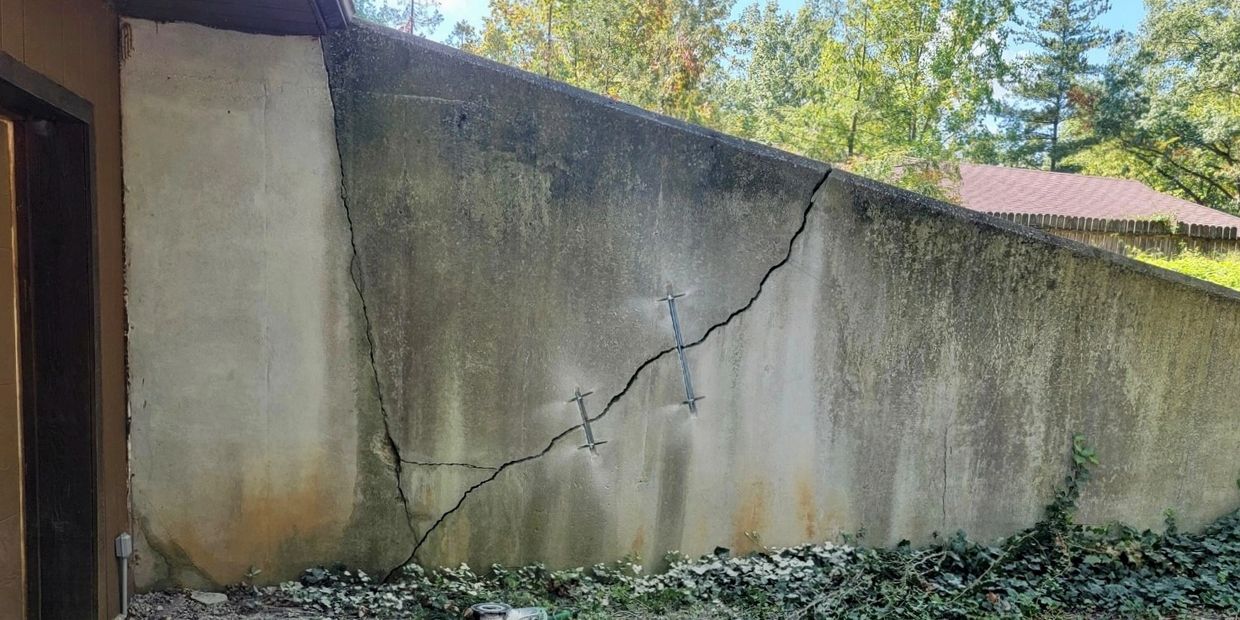Retaining wall stress crack repair