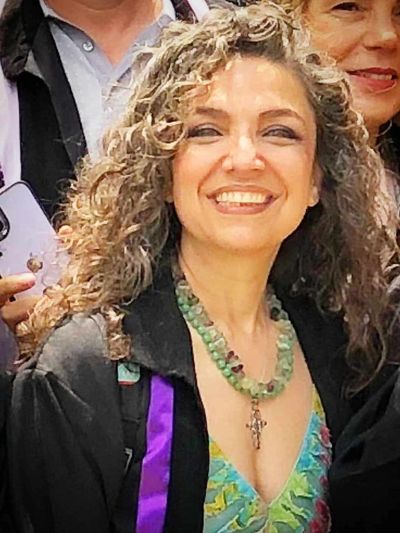 Aldığım Eğitimleri, Ruhsal Dönüşüme Olan Adanmışlığımla Seçtim ve Gururla Tamamladım.