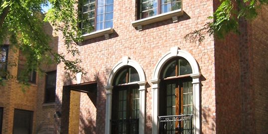 This Chicago residence reflects the brick environment of its neighborhood.