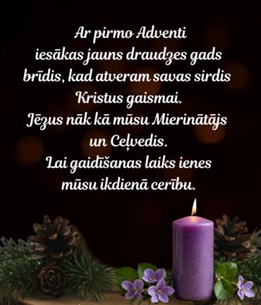 Advent candle with a heartfelt message about hope and faith in Latvian.