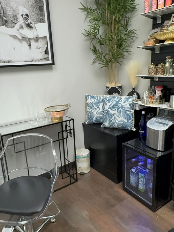 Kasthetix Beauty, NYC Hair Salon specializing in hair color and extensions in a luxury salon studio