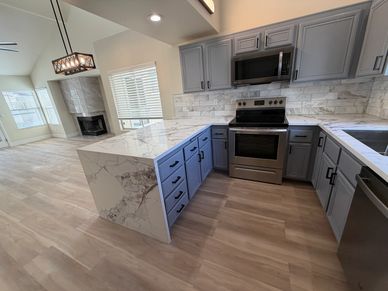 Fully Renovated Modern Kitchen