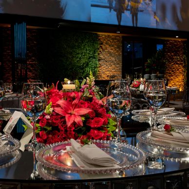 LUXURY DÉCOR & FLORAL DESIGN