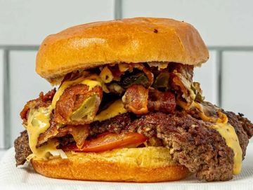 Fallout sauce, Bacon, DOUBLE CHEESE, Deep fried pickle, Lettuce & Tomato