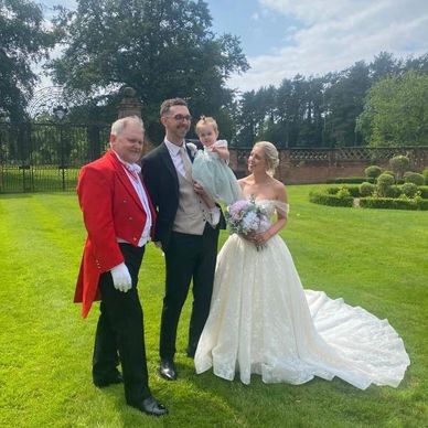 Cheshire toastmaster with bride and groom at Inglewood Manor Hotel. Chester toastmaster 