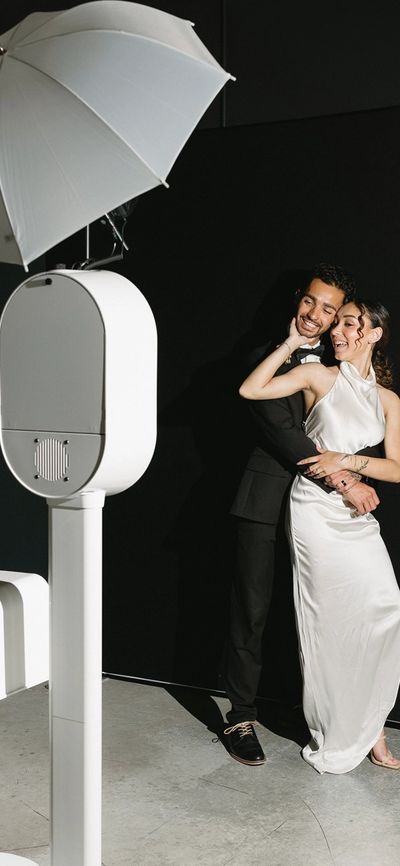 PHOTO BOOTH AND 360 BOOTH RENTAL IN HAMILTON